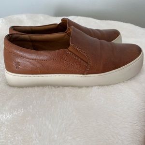 Frye Lena Slip On Sneakers
Loafers Cognac Camel Brown